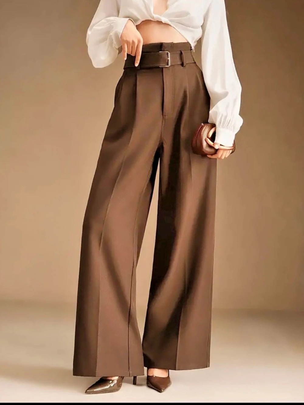 NWT. Wide Leg Trousers in Brown.